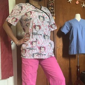 🎀 Lots of Cute Nursing/Esthetician Scrubs